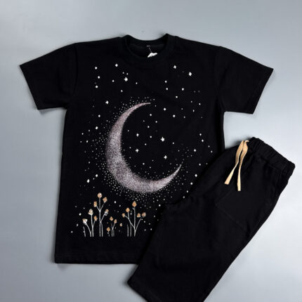 ست تیشرت و شلوارک مشکی دخترانه طرح ماه و ستاره